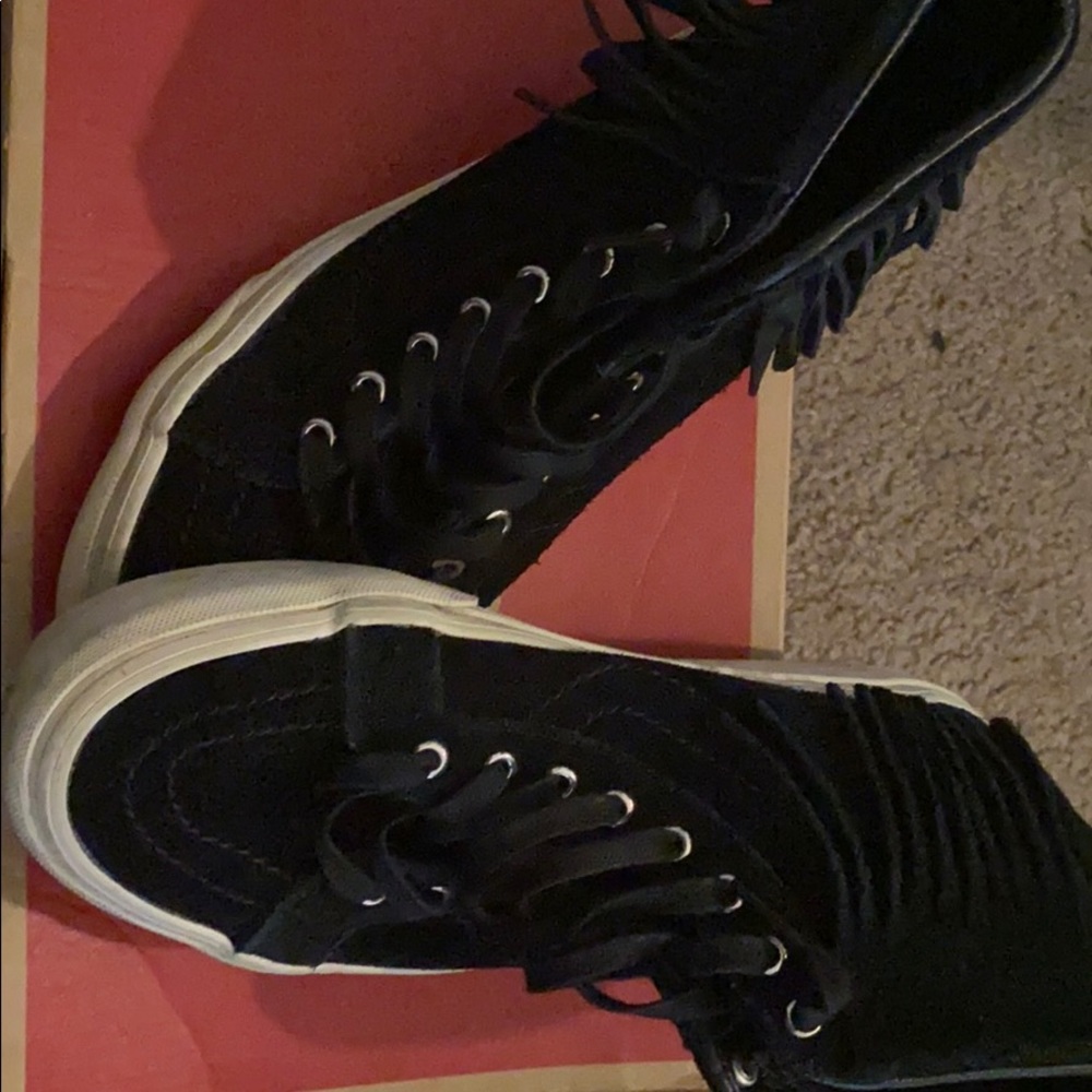 Vans - Picture 3 of 4